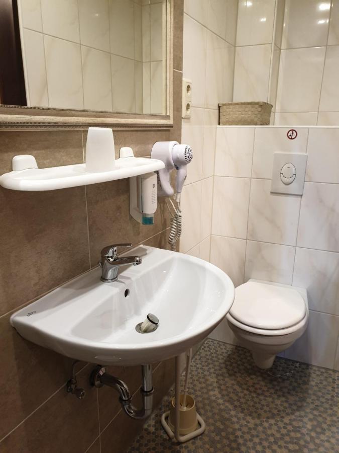 Haus Jutta Hotell Goessweinstein Eksteriør bilde
